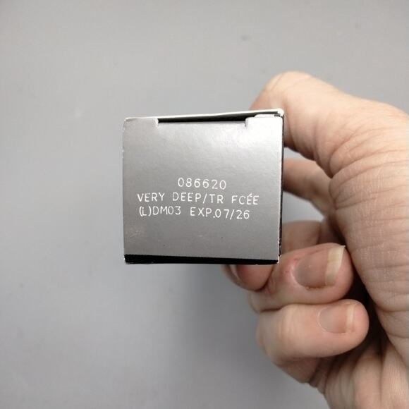 Mary Kay CC Cream Very Deep with Spectrum SPF 15 # 086620 Exp 1/27 - Picture 3 of 4